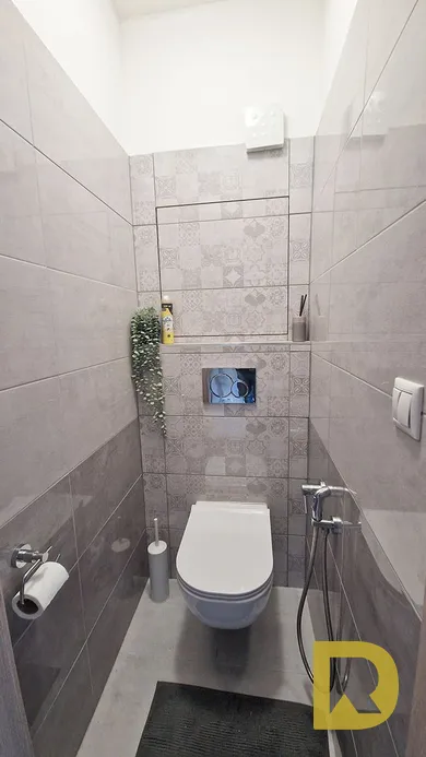 Na predaj 4-izbový byt, 89 m², Bratislava-Petržalka, Röntgenova
