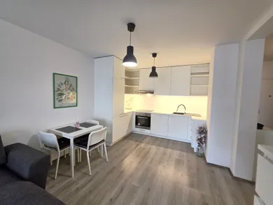 Na prenájom 2-izbový byt, 57 m², Bratislava-Ružinov, Miletičova
