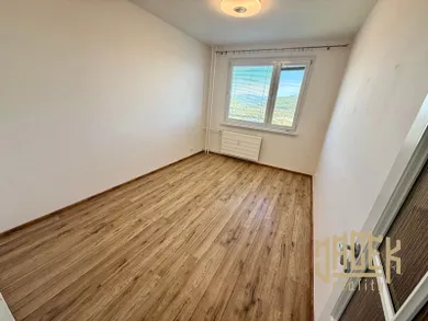 Na prenájom 3-izbový byt, 64 m², Považská Bystrica, Rozkvet