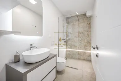 Na predaj dom, 220 m²