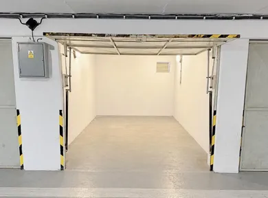 Obiekty na sprzedaż, Bratislava-Karlova Ves · €49 500