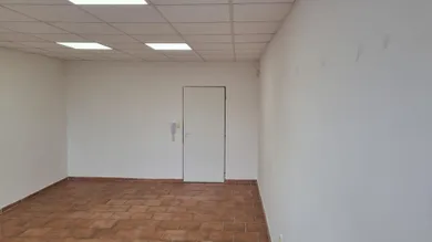 Na prenájom komerčné v Senec · €350 · Čiastočná rekonštrukcia