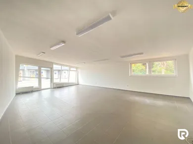 Na prenájom komerčné, 75 m², Trenčín, Zlatovská