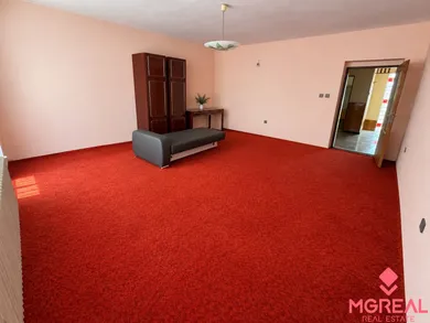 Na predaj 6-izbový dom, 250 m², Krušovce, hlavna