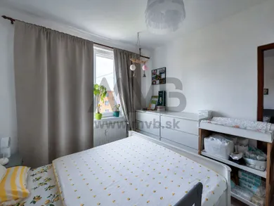 Na predaj 3-izbový byt, 69 m², Nové Zámky, Novomestská