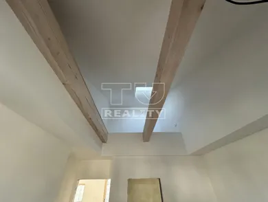 Na predaj 4-izbový dom, 418 m², Liptovský Mikuláš