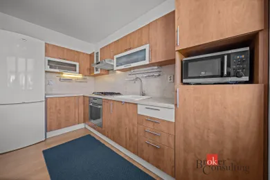 Na prenájom 3-izbový byt, 74 m², Bratislava-Nové Mesto, Sibírska