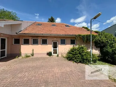 Na predaj objekt, 204 m², Nesvady, Lipová