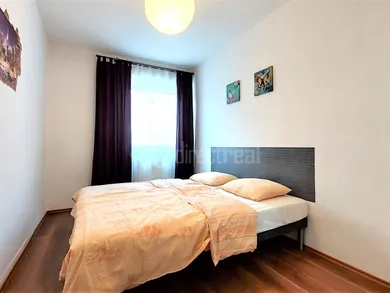 Na prenájom 2-izbový byt, 40 m², Bratislava-Staré Mesto, Vazovova