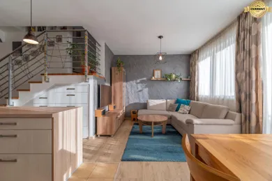 Na predaj 4-izbový byt, 91 m², Stupava, Cementárenská