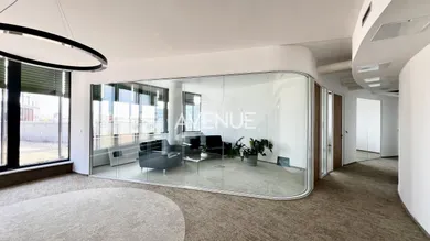 Na prenájom objekt, 129 m², Bratislava-Petržalka, Röntgenova