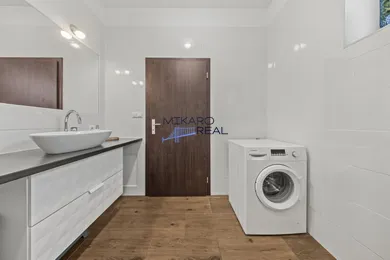 Na predaj 5-izbový dom, 170 m², Hrubý Šúr