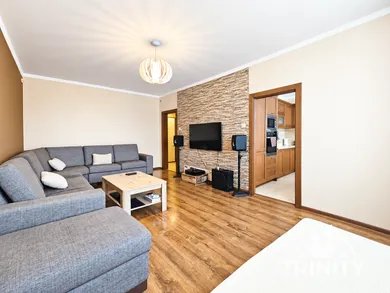 Na prenájom 2-izbový byt, 66 m², Nové Zámky, pri autobuske