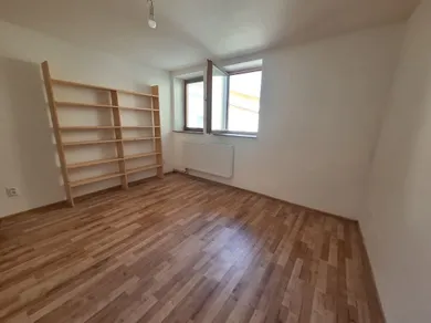 Na predaj 4-izbový byt, 115 m², Stará Turá, Dr. D. Úradníčka