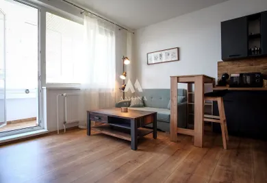 Na predaj 2-izbový byt, 47 m², Bratislava-Petržalka, Šustekova