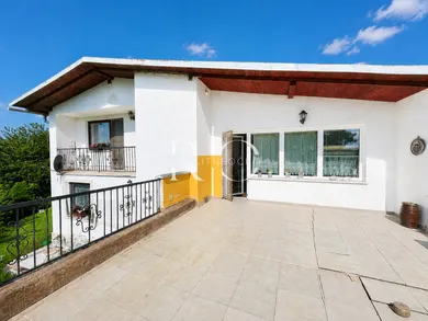 Domy na sprzedaż, Banská Štiavnica · €279 900