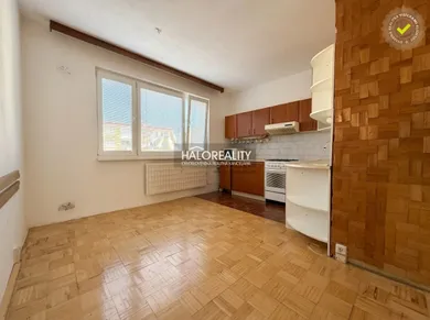 Na predaj 4-izbový byt, 92 m², Partizánske, Horská