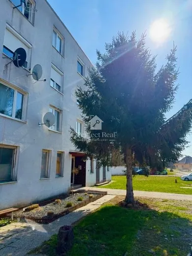Na predaj 3-izbový byt, 74 m², Igram