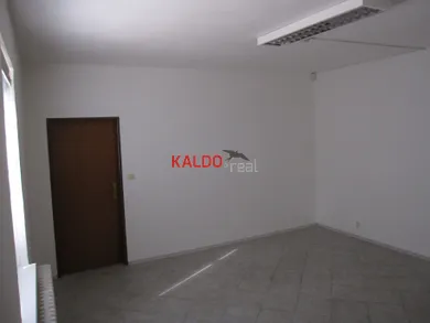 Na prenájom komerčné, 125 m², Báhoň