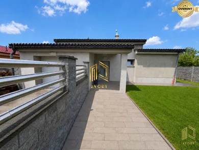 Na predaj 4-izbový dom, 181 m², Senica, Košútovec
