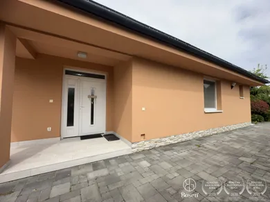 Na predaj 4-izbový dom, 144 m², Galanta