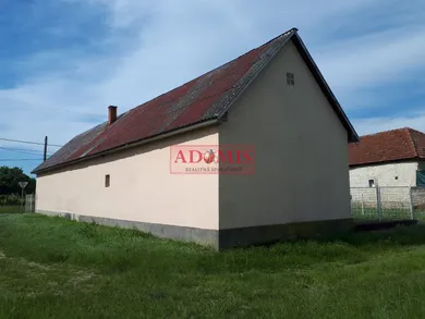 Na predaj komerčné, 80 m²