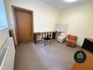 Na prenájom objekt, 49 m², Piešťany, Nitrianska
