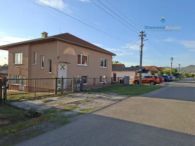 Na predaj dom, 300 m², Neverice