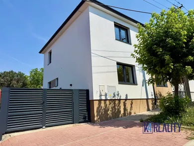 Domy na sprzedaż, Zvolen · €450 000