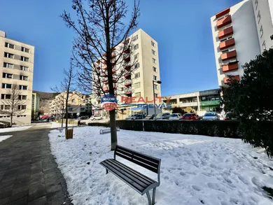 Na prenájom objekt, 200 m², Púchov