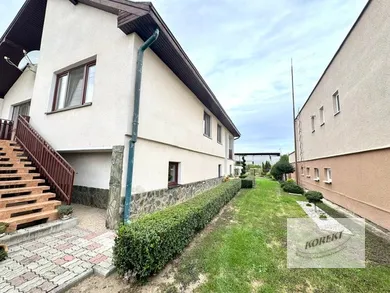 Na predaj 6-izbový dom, 551 m², Komoča