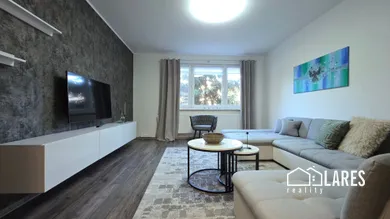 Квартири в оренду, 3-кімнатні, Prievidza · €680