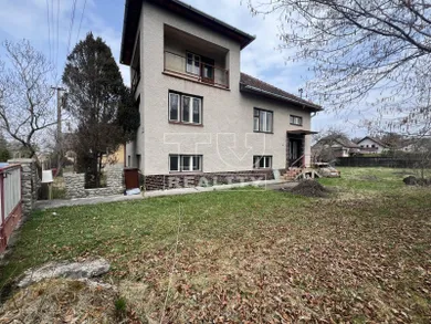Houses for sale, 6-room in Liptovský Mikuláš · €225,000
