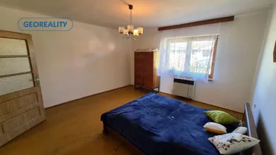 Na predaj dom, Malé Kozmálovce