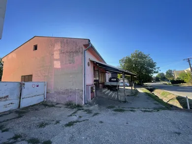 Na predaj objekt, 200 m², Búč