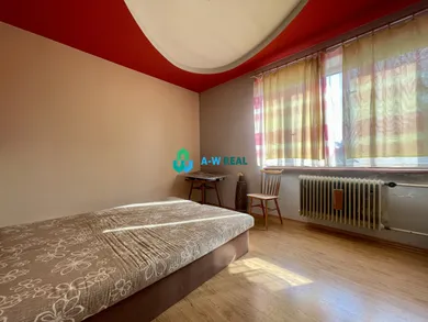 Na predaj dom, Padáň
