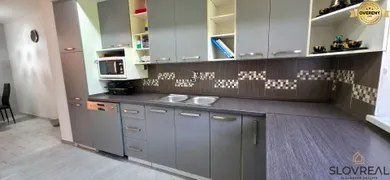 Na predaj 5-izbový dom, 300 m², Handlová
