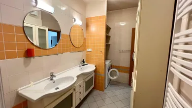 Na prenájom 2-izbový byt, 70 m², Bratislava-Staré Mesto