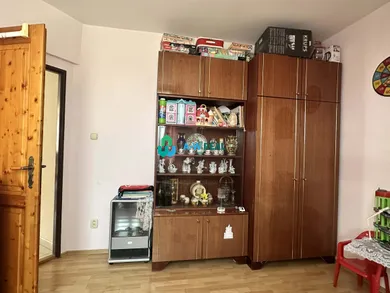 Na predaj 8-izbový dom, 194 m², Šamorín
