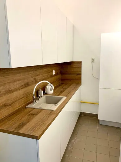 Na prenájom komerčné, 37 m², Nitra, Kupecká