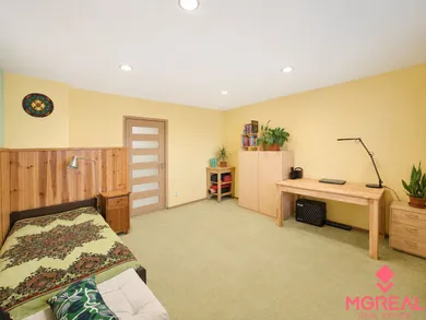 Na predaj 5-izbový dom, 225 m², Nitra