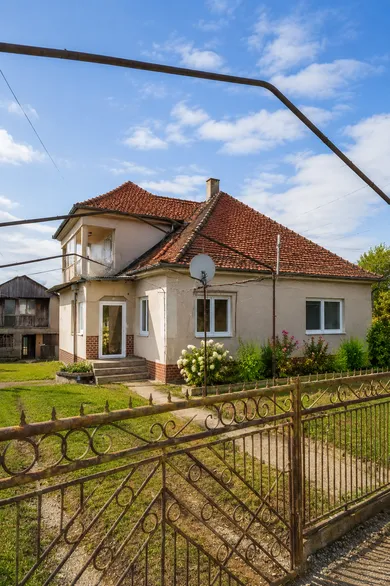 Domy na sprzedaż, Cabaj-Čápor · €153 000