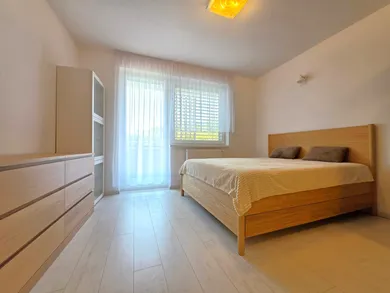 Na prenájom 1-izbový byt, 35 m², Bratislava-Karlova Ves, Hudecova