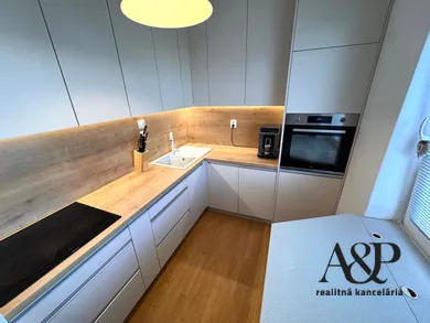 Na predaj 2-izbový byt, 52 m², Senica, Kalinčiakova