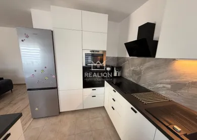 Na prenájom 4-izbový byt, 113 m², Malinovo, Slnečná