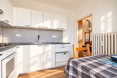 Na predaj 3-izbový byt, 70 m², Bratislava-Ružinov, Andreja Mráza
