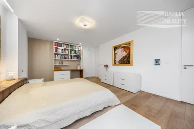 Na predaj 5-izbový dom, 63 m², Svätý Jur