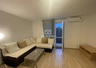 Na prenájom 1-izbový byt, 43 m², Miloslavov, Agátová