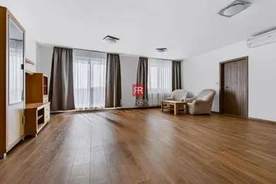 Na predaj 3-izbový byt, 101 m², Bratislava-Karlova Ves, Kresánkova