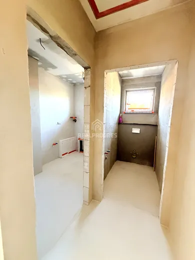 Na predaj 4-izbový dom, 629 m², Černík